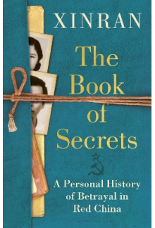 The Book of Secrets : A Person al History of Betrayal in Red - Humanitas
